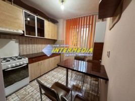 vanzare-apartament-2-camere-decomandat-etaj-2-alba-iulia-zona-cetate-bulevard-8