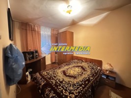 vanzare-apartament-2-camere-decomandat-etaj-2-alba-iulia-zona-cetate-bulevard-6