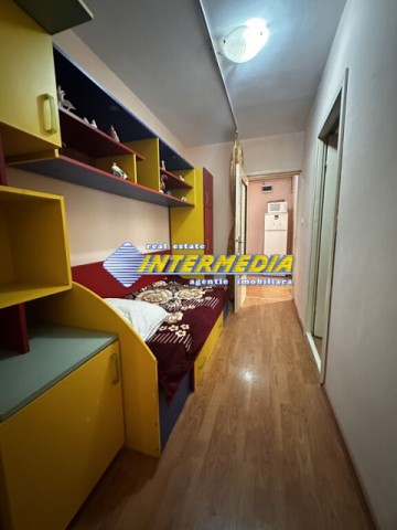 vanzare-apartament-2-camere-decomandat-etaj-2-alba-iulia-zona-cetate-bulevard-13