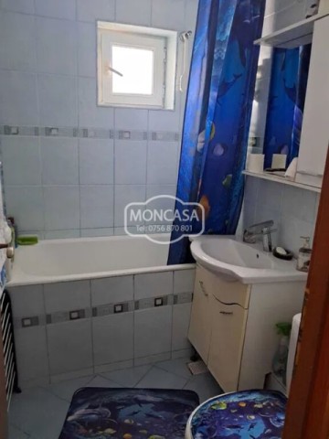 apartament-3-camere-zona-liceului-electro-renovat-1