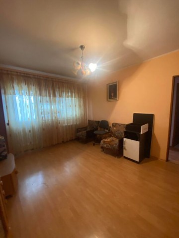 apartament-3-cameresemidecomandat-zona-primaverii58-mp-utili-pret-68000-euro-neg-3