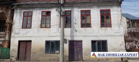 vila-6-camere-cu-teren-250-mp-de-vanzare-in-centru-campulung-muscel-arges-ideala-pentru-locuinta-confortabila-sau-birouri