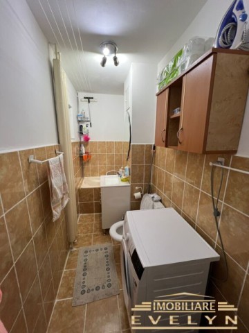 de-vanzare-apartament-2-camere-etaj-2-zona-scoala-nr7-pret-53000-euro-neg-6