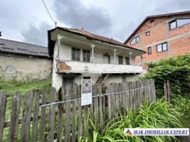 casa-monument-istoric-de-vanzare-cu-teren-221-mp-in-centru-campulung-mudcel-arges-oportunitate-unica-1