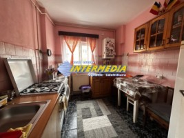 apartament-3-camere-decomandat-de-vanzare-alba-iulia-zona-cetate-2