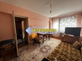 apartament-3-camere-decomandat-de-vanzare-alba-iulia-zona-cetate-3