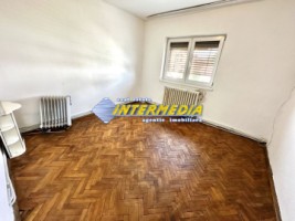 apartament-3-camere-68-mp-decomandat-etaj-1-de-vanzare-in-cetate-zona-mercur-9