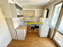 apartament-3-camere-68-mp-decomandat-etaj-1-de-vanzare-in-cetate-zona-mercur-12