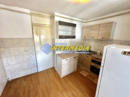 apartament-3-camere-68-mp-decomandat-etaj-1-de-vanzare-in-cetate-zona-mercur-17