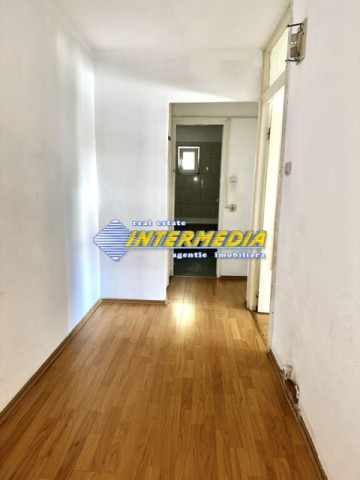 apartament-3-camere-68-mp-decomandat-etaj-1-de-vanzare-in-cetate-zona-mercur-19