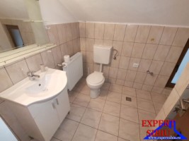 inchiriez-apartament-3-camere-la-vila-zona-selimbar-7