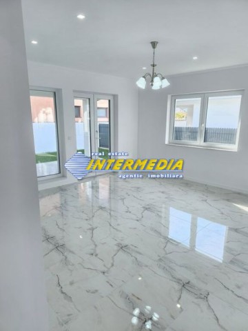 casa-noua-de-vanzare-finisata-la-cheie-pe-un-nivel-cu-4-camere-in-alba-iulia-6