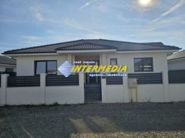 casa-noua-de-vanzare-finisata-la-cheie-pe-un-nivel-cu-4-camere-in-alba-iulia-12