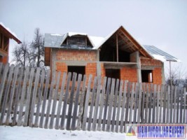 casa-cu-3-camere-si-teren-de-1790-mp-de-vanzare-in-albestii-de-muscel-arges-2