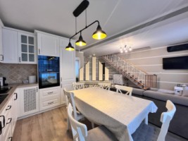 apartament-cu-4-camere-cu-scara-interioara-cetate