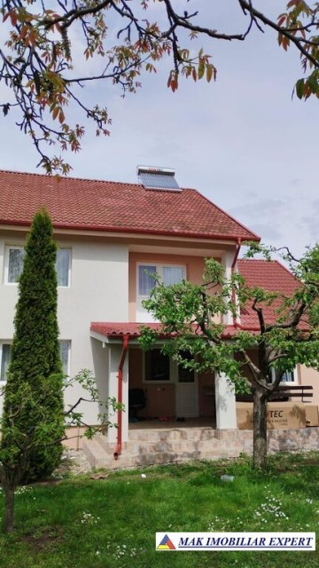 vila-6-camere-cu-teren-1500-mp-de-vanzare-in-valea-mare-pravat-arges-1