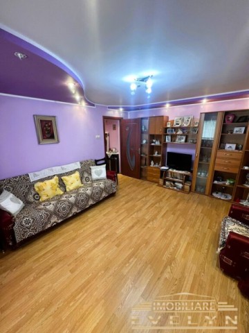 apartament-2-camere-etaj-1-zona-scoala-nr11-pret-72000-euro-negociabil-2