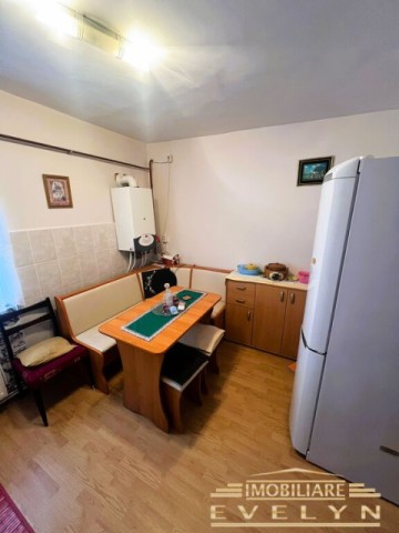 apartament-2-camere-etaj-1-zona-scoala-nr11-pret-72000-euro-negociabil-7