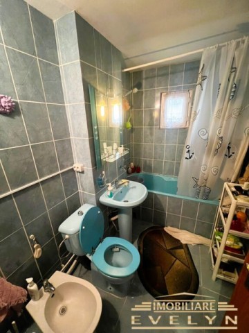 apartament-2-camere-etaj-1-zona-scoala-nr11-pret-72000-euro-negociabil-8