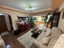 apartament-3-camere-etaj-1-zona-primaverii-pret-86000-euro-negociabil-1