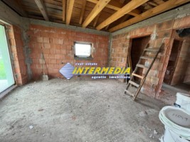 vanzare-casa-semifinisata-cu-450-mp-teren-alba-micesti-5