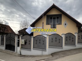 casa-finisata-p-cu-681-mp-teren-in-alba-iulia-micesti-renovata-modern-ingarduita-strada-asfaltata-si-toate-utilitatiile