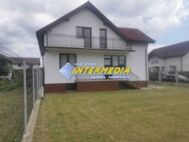 casa-noua-4-camere-de-inchiriat-in-cetate-alba-iulia-cu-garaj-26