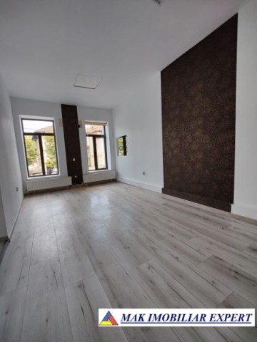 mai-2026-spatiu-comercial-126-mp-ultracentral-campulung-4