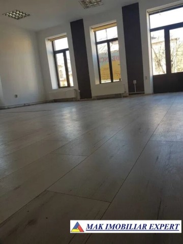 mai-2026-spatiu-comercial-126-mp-ultracentral-campulung-9