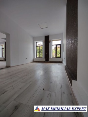 mai-2026-spatiu-comercial-126-mp-ultracentral-campulung-2