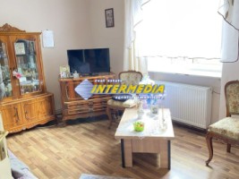 apartament-2-camere-in-centru-la-vila-decomandat-1