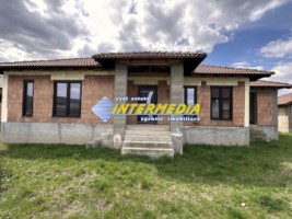 casa-noua-cu-4-camere-semifinisata-in-sard-105-mp-cu-teren-de-500-8