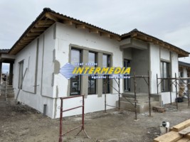vanzare-casa-noua-2025-de-120-mp-pe-un-nivel-cu-425-mp-teren-finisata-la-cheie-panouri-curte-imprejmuita-3