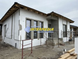 vanzare-casa-noua-2025-de-120-mp-pe-un-nivel-cu-425-mp-teren-finisata-la-cheie-panouri-curte-imprejmuita-4