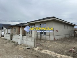 vanzare-casa-noua-2025-de-120-mp-pe-un-nivel-cu-581-mp-teren-finisata-la-cheie-panouri-curte-imprejmuita-4