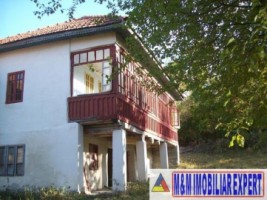 teren-de-5000-mp-cu-casa-musceleana-cu-4-camere-in-campulung-muscel-arges-1