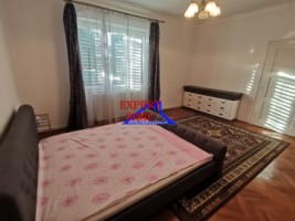 inchiriez-ap3-camere-decomandate-la-casarenovatzona-semicentrala-1