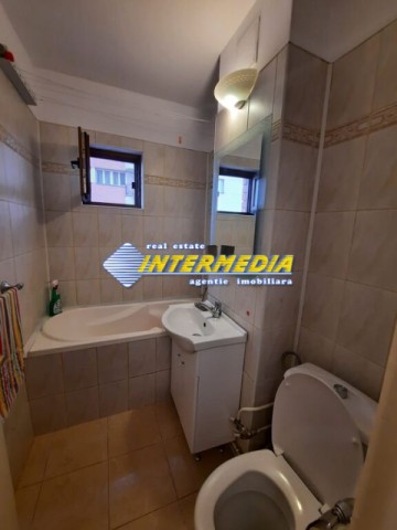 apartament-3-camere-de-inchiriat-in-alba-iulia-zona-centru-4