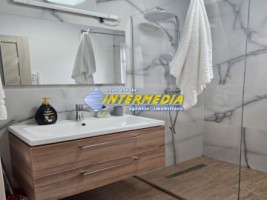 inchiriere-apartament-2-camere-centru-bloc-nou-curte-si-loc-parcare-mobilat-si-utilat-complet