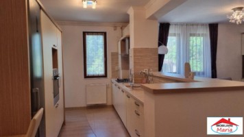apartament-3-camere-zona-centrala-cu-parcare-de-inchiriat-1
