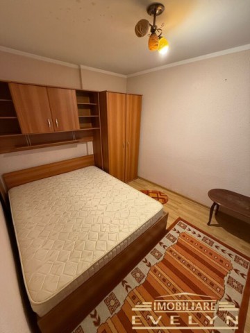 de-inchiriat-apartament-3-camere-zona-piata-mare-4