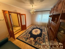 de-inchiriat-apartament-3-camere-zona-piata-mare-3