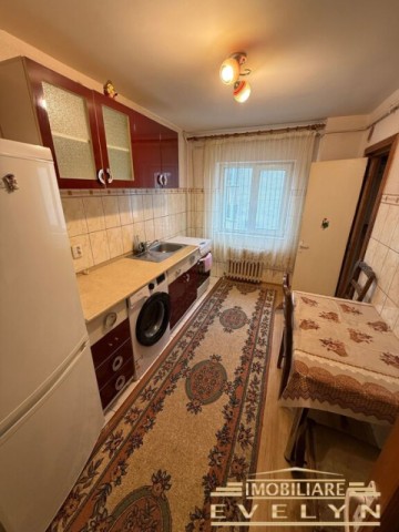 de-inchiriat-apartament-3-camere-zona-piata-mare-5