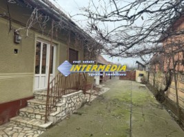 casa-de-vanzare-in-sard-cu-1890-mp-teren-imprejmuita-si-toate-utilitatiile