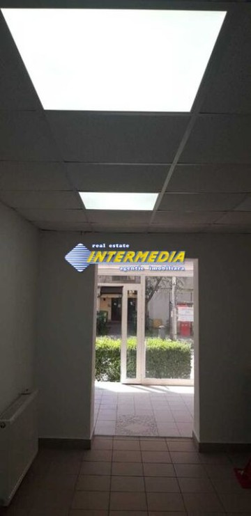 inchiriere-spatiu-comercial-105-mp-la-bulevard-cu-vad-si-parcare-3