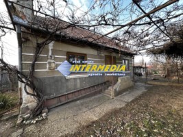 casa-veche-cu-anexe-si-1242-mp-teren-intravilan-imprejmuit-la-asfalt-cu-toate-utilitatile-si-bransamente-17