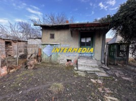 casa-veche-cu-anexe-si-1242-mp-teren-intravilan-imprejmuit-la-asfalt-cu-toate-utilitatile-si-bransamente-24