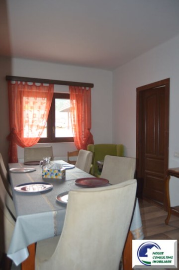 vila-de-vanzare-situata-in-busteni-12