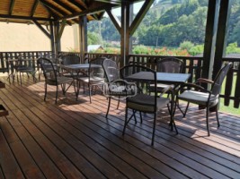 spatiu-comercial-cu-afacere-la-cheie-si-spatiu-de-locuit-in-catamarasti-deal