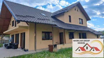vila-spe-compusa-din-7-camere2-bailiving-bucatarie-6-dormitoarein-comuna-schitu-golesti-pret250000-euro-negociabil-2